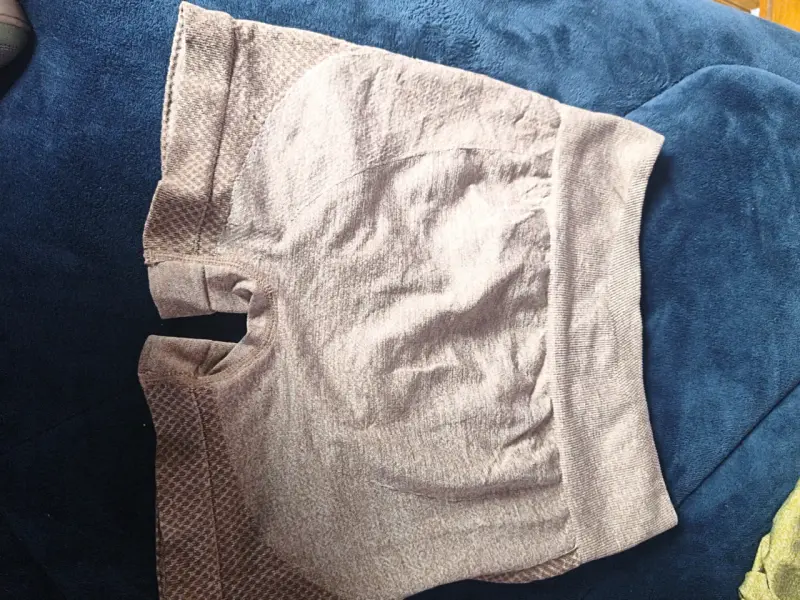 Shorts deportivos beige ajustados - 2