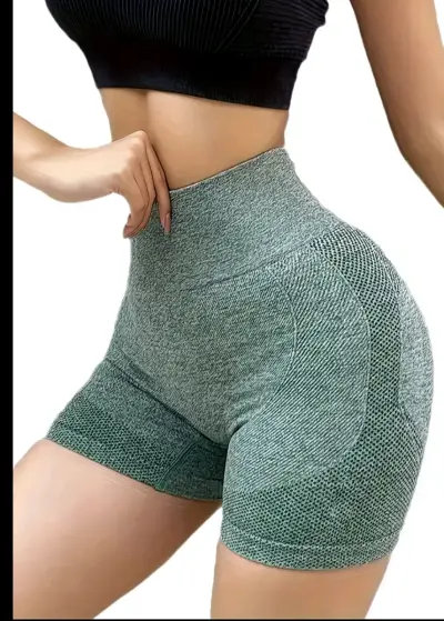 Shorts deportivos verde para mujer - miniatura 1