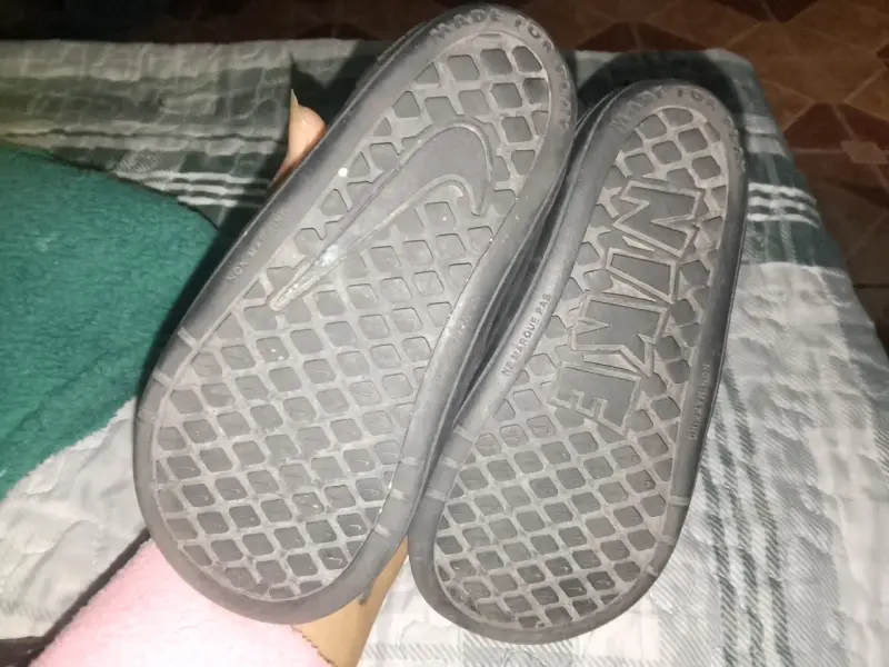 Zapatillas negras con velcro - 2