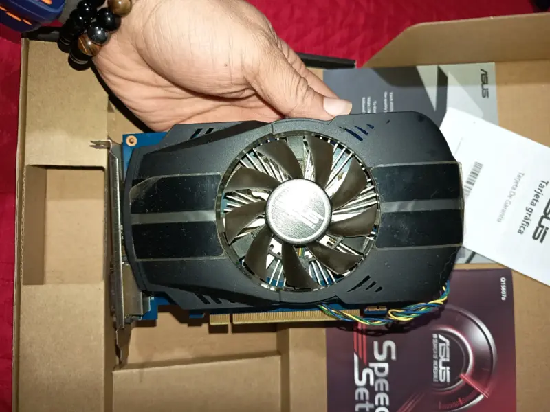 Tarjeta gráfica Asus GeForce GT 1030 - 5