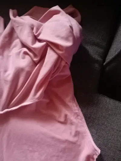 Vestido rosado con tirantes cruzados - miniatura 3