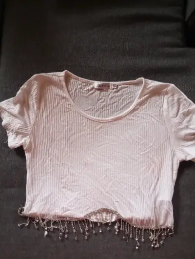 Polera blanca con detalles brillantes - miniatura 1