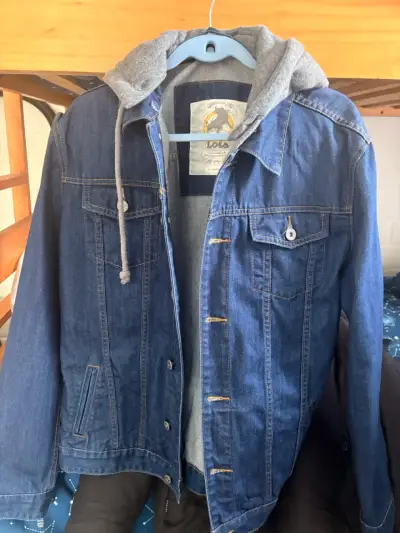 Chaqueta de mezclilla con capucha - miniatura 3