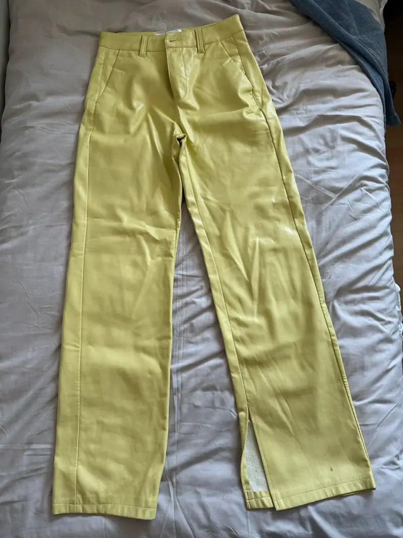 Pantalones amarillos Bershka - 4