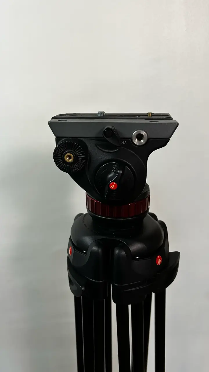 Trípode Manfrotto con funda - 2