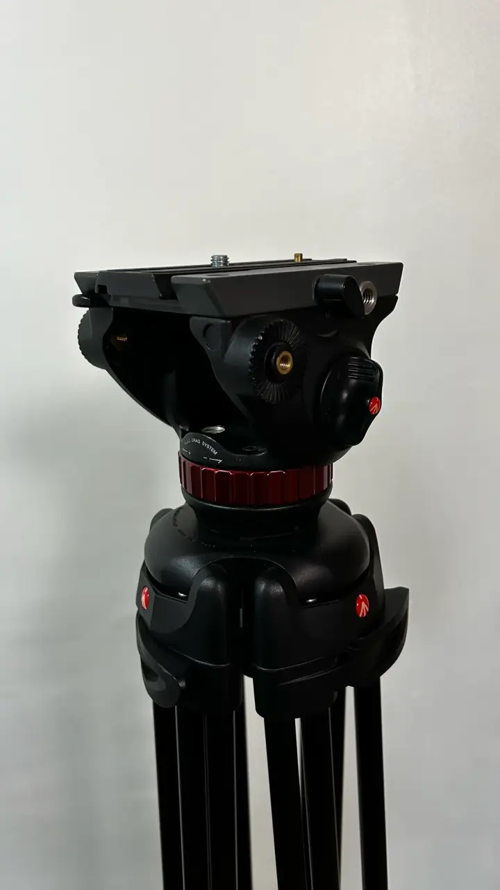 Trípode Manfrotto con funda - 4