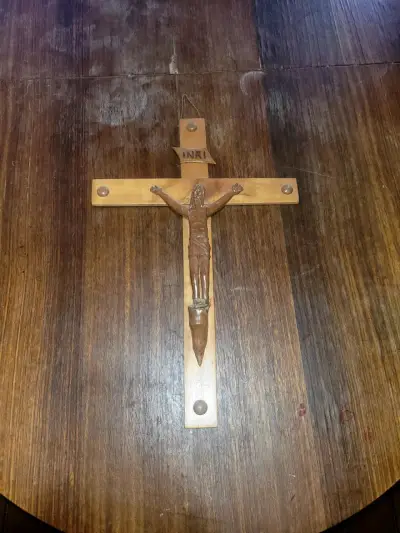 Cruz de madera para pared - miniatura 2