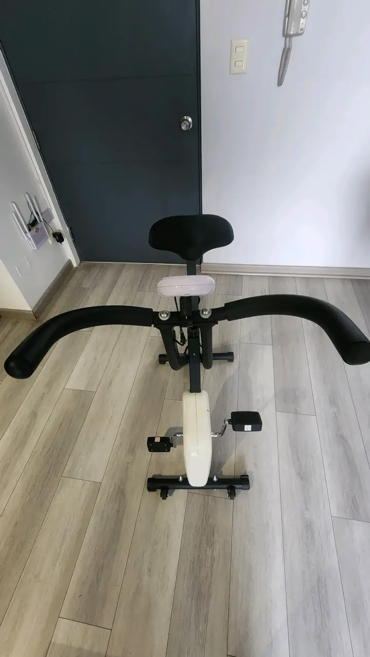 Bicicleta estática para ejercicio - 2