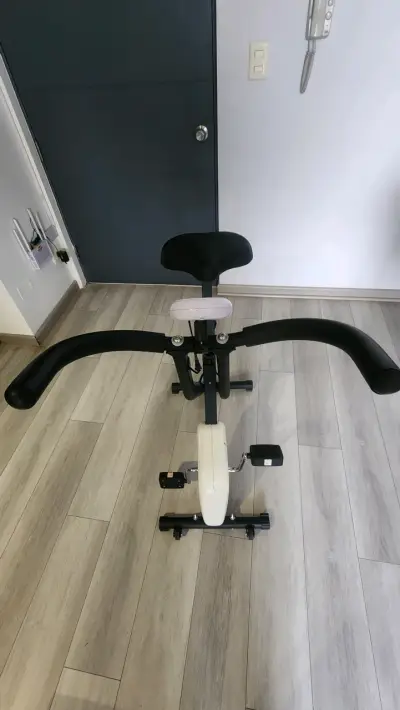 Bicicleta estática para ejercicio - miniatura 2