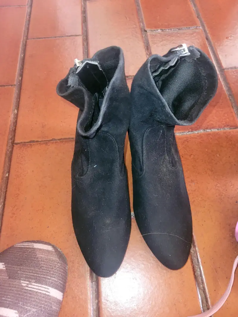 Botines negros con cierre - 2
