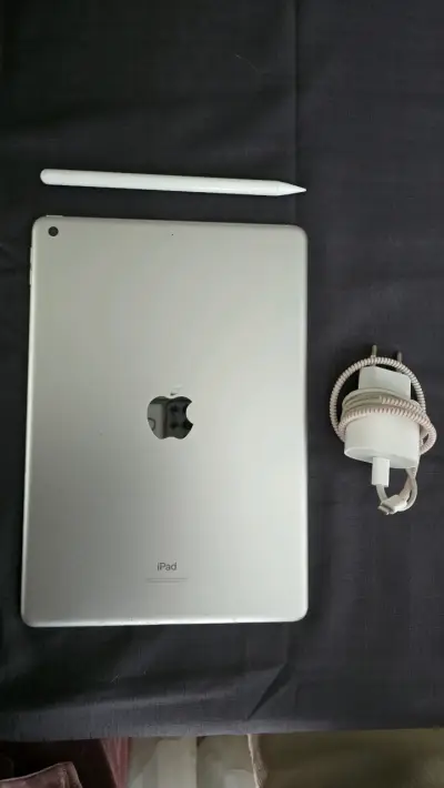 Ipad 9 Generación Wifi 64 GB + Lápiz  + Cargador - miniatura 2