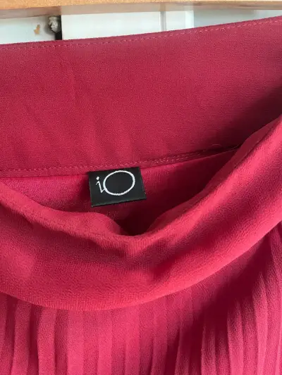 Falda plisada roja - miniatura 6