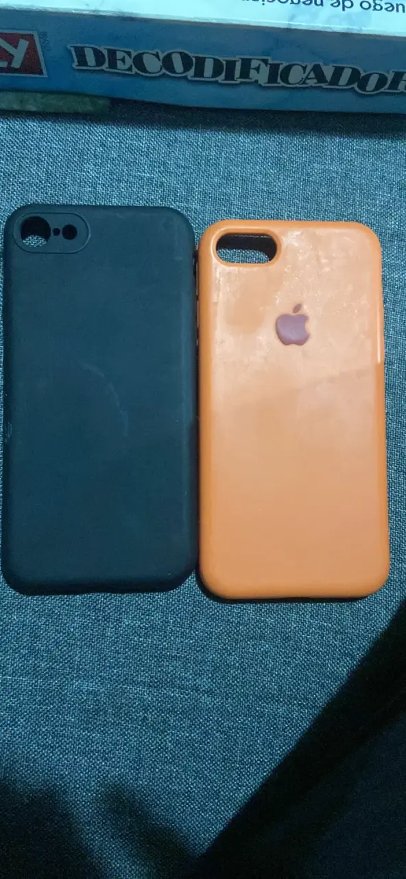 iPhone SE negro en buen estado segunda generación - 3