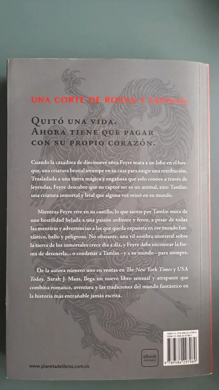 Libro 'Una corte de rosas y espinas' - 2