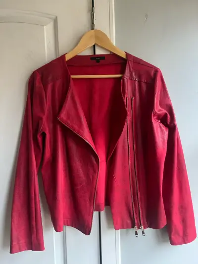 Chaqueta roja con cierre - miniatura 1