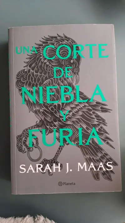 Libro 'Una Corte de Niebla y Furia' - miniatura 1