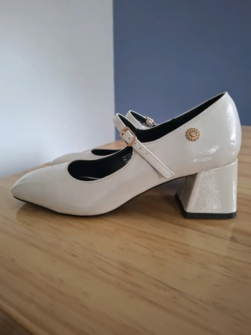 Zapatos beige talla 35 - 1