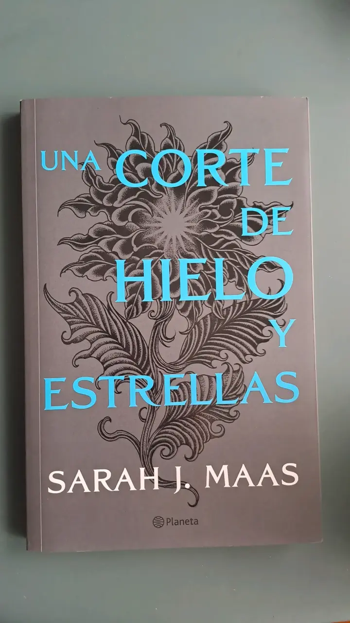 Libro Una corte de hielo y estrellas - 1