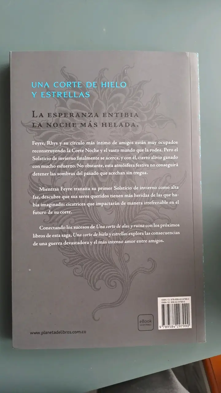 Libro Una corte de hielo y estrellas - 2