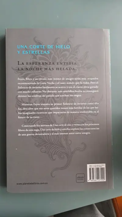 Libro Una corte de hielo y estrellas - miniatura 2