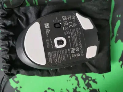 Mouse gamer negro Razer - miniatura 2
