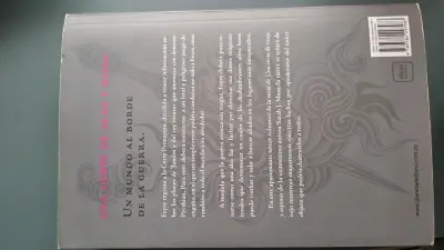 Libro 'Una corte de alas y ruina' - miniatura 2