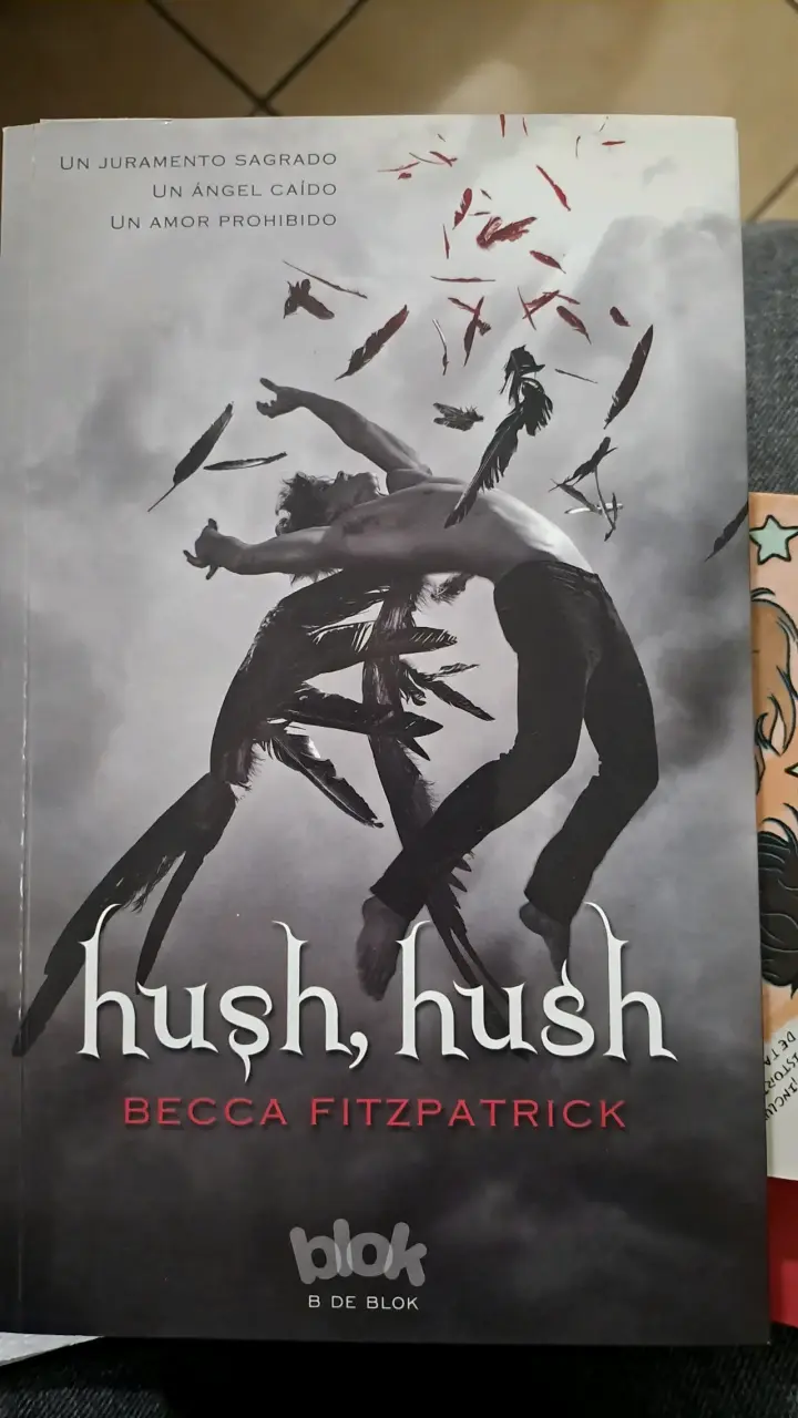 Libro Hush, Hush por Becca Fitzpatrick