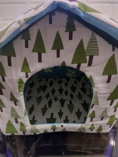 Cama tipo casita para mascotas - miniatura 1