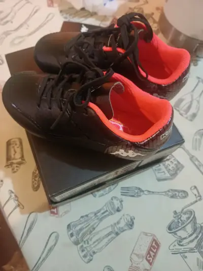 Zapatillas negras con interior rojo - miniatura 5