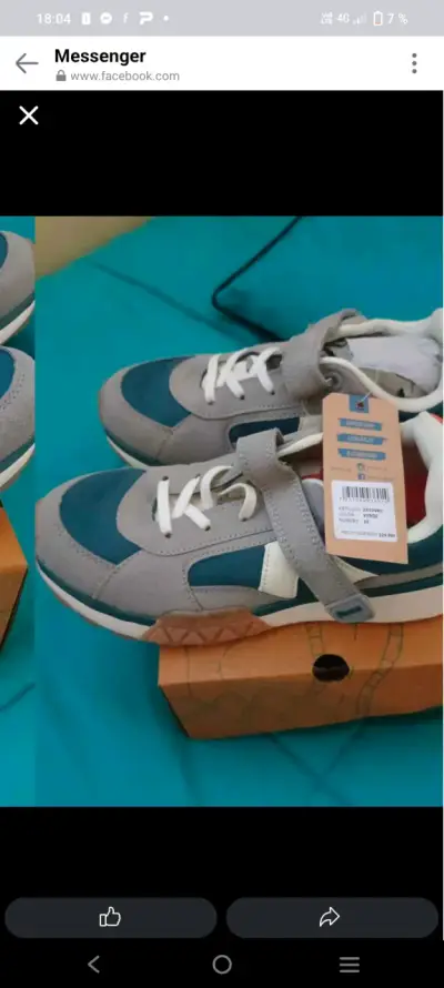 Zapatillas grises y verdes nuevas - miniatura 1