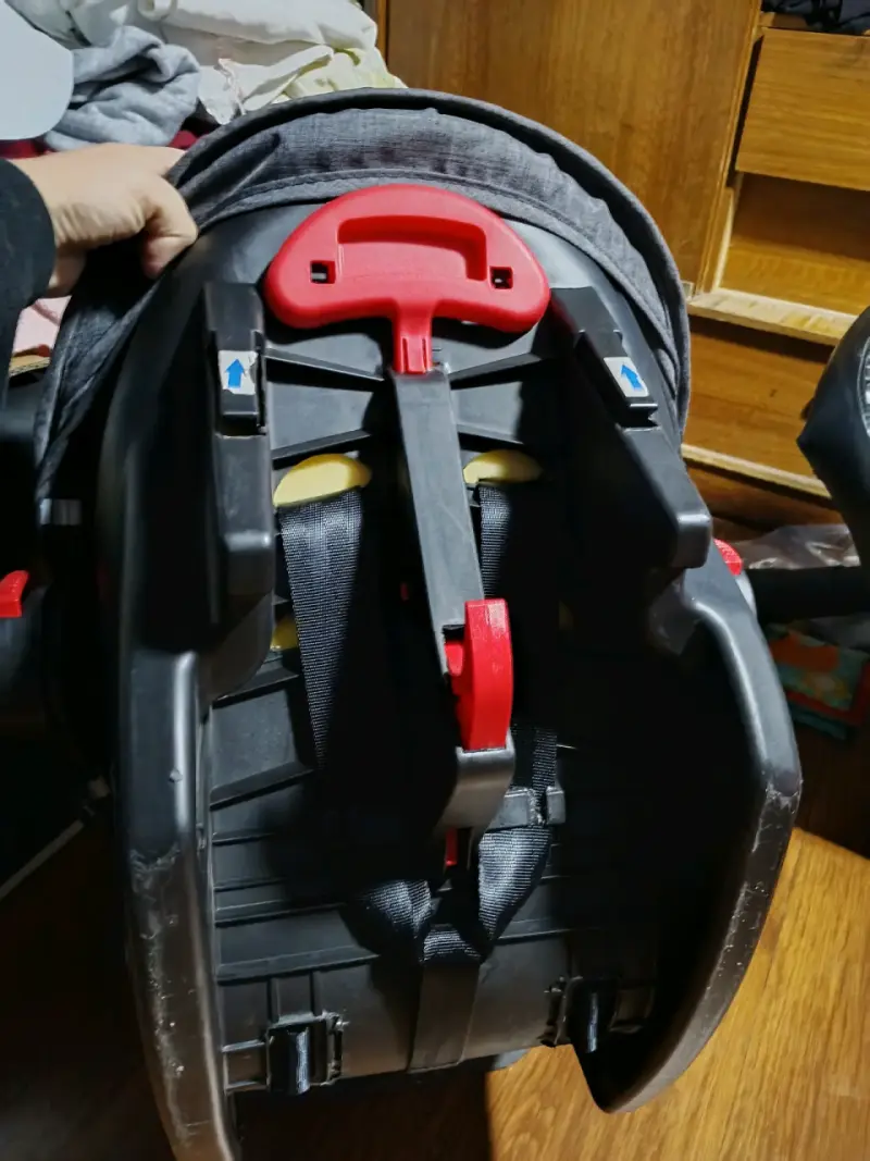 Silla de auto para bebé negra - 2