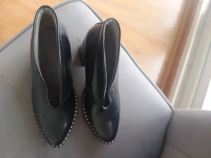 Botines negros con tachas - 5
