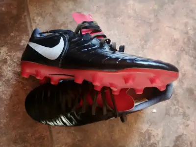Zapatos de fútbol Nike negros - miniatura 1