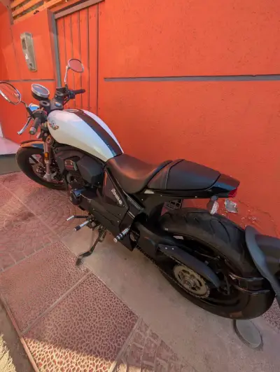 Moto Regal Raptor pilder 400 - miniatura 1