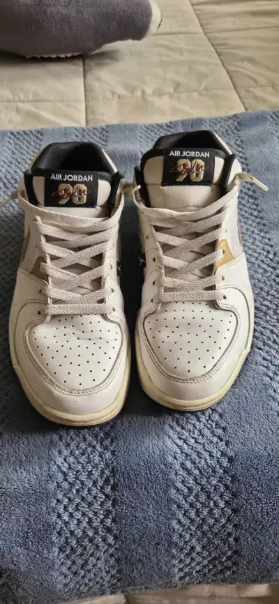 Zapatillas Air Jordan blancas - miniatura 1