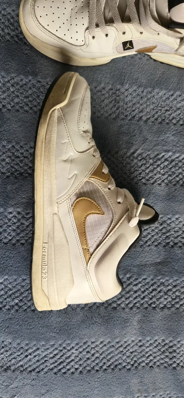 Zapatillas Air Jordan blancas - 2