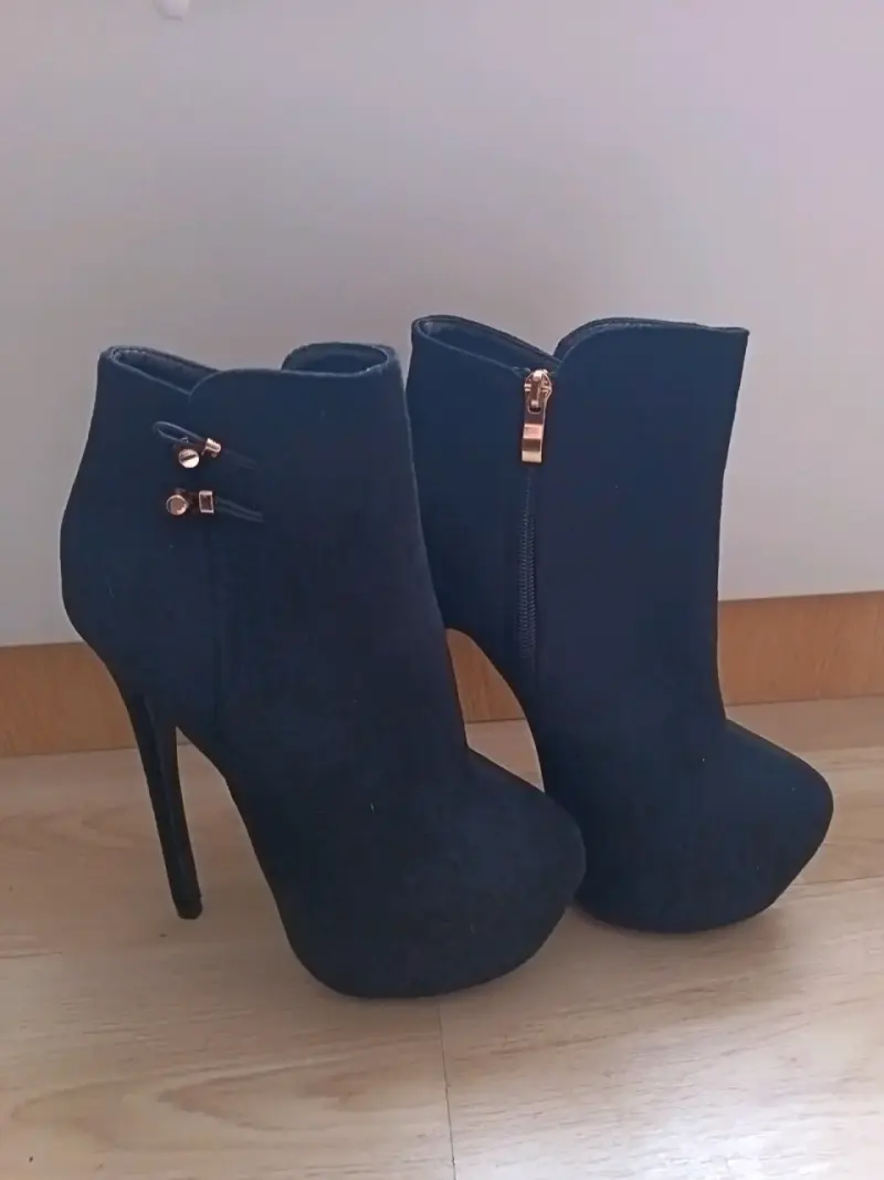 Título: Zapatos de Tacón Alto Negros – ¡NUEVOS! - 2