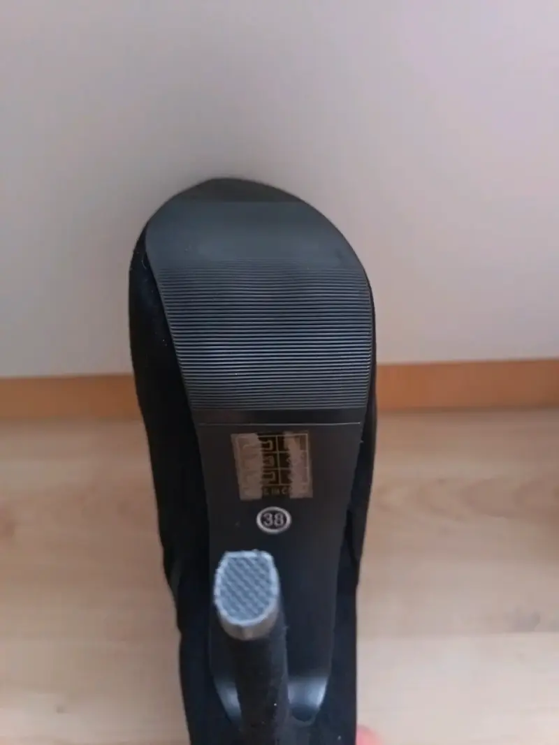 Título: Zapatos de Tacón Alto Negros – ¡NUEVOS! - 4