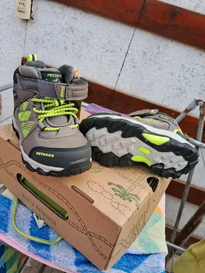 Botas para niños gris y verde - miniatura 3