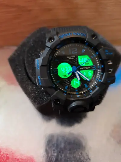 Reloj deportivo negro y azul marca sanda - miniatura 6