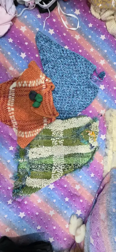 Conjunto de ponchos tejidas a mano - miniatura 1