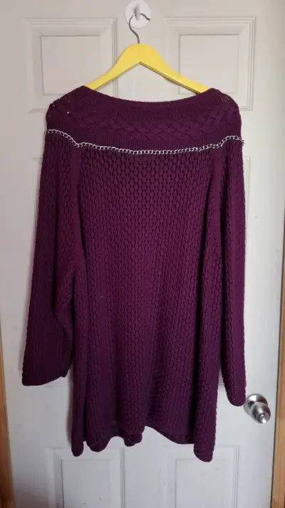 Chaleco morado con cadenas - miniatura 2