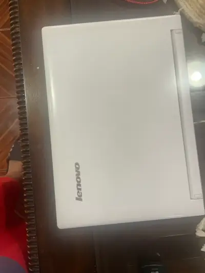 Notebook Lenovo blanco - miniatura 1