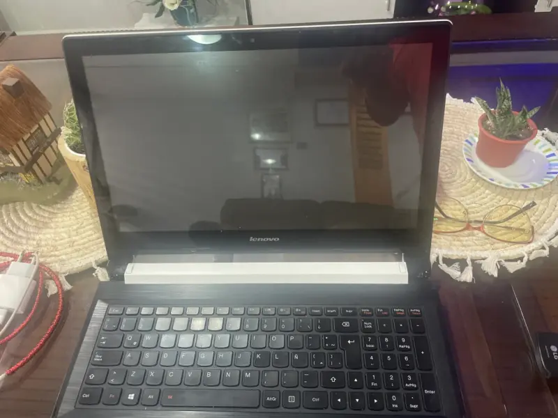 Notebook Lenovo blanco - 2