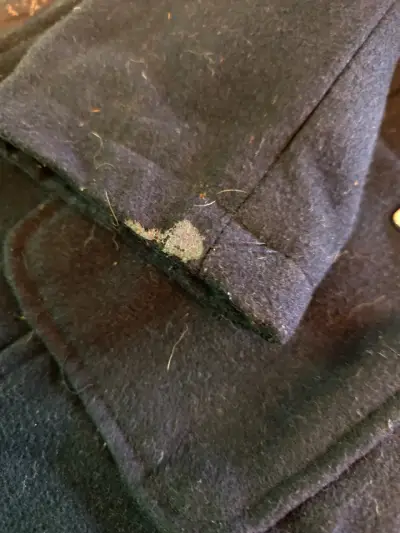 Abrigo negro con capucha - miniatura 3
