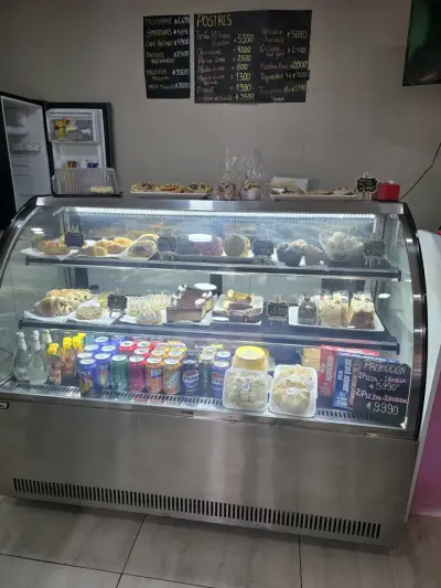 Vitrina refrigerada para pastelería - miniatura 1