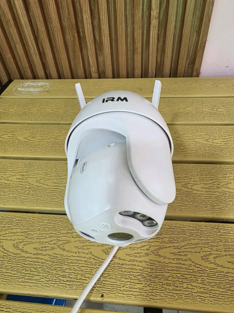Cámara de seguridad IRM blanca - 1