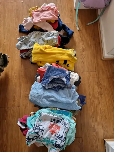 Lote de ropa infantil variada - miniatura 2