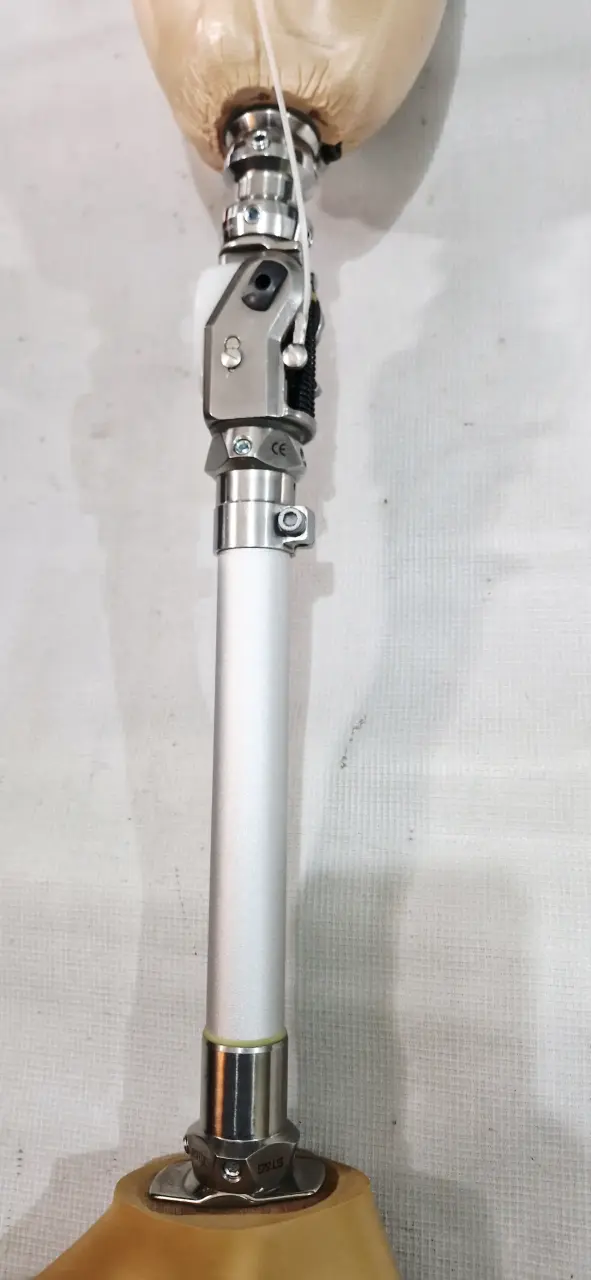 Prótesis de pierna ajustable - 2