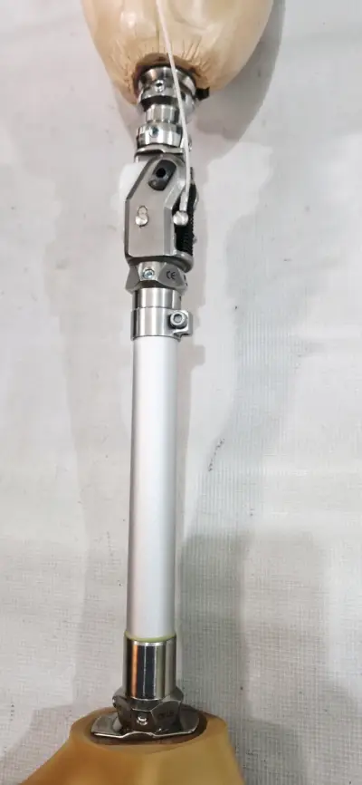 Prótesis de pierna ajustable - miniatura 2